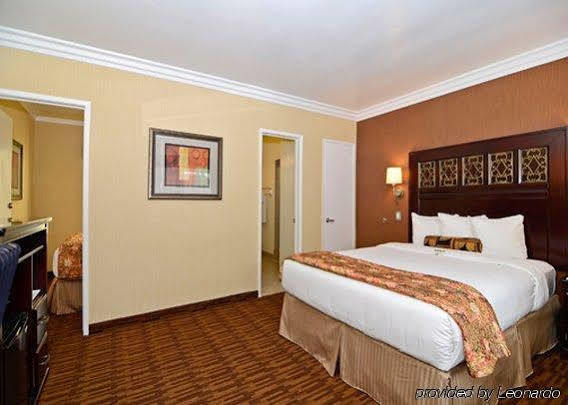 At 50 - Long Convention Center Hotel Long Beach